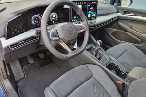 VW Golf VIII 1.5 TSI Life + 5J. Garantie