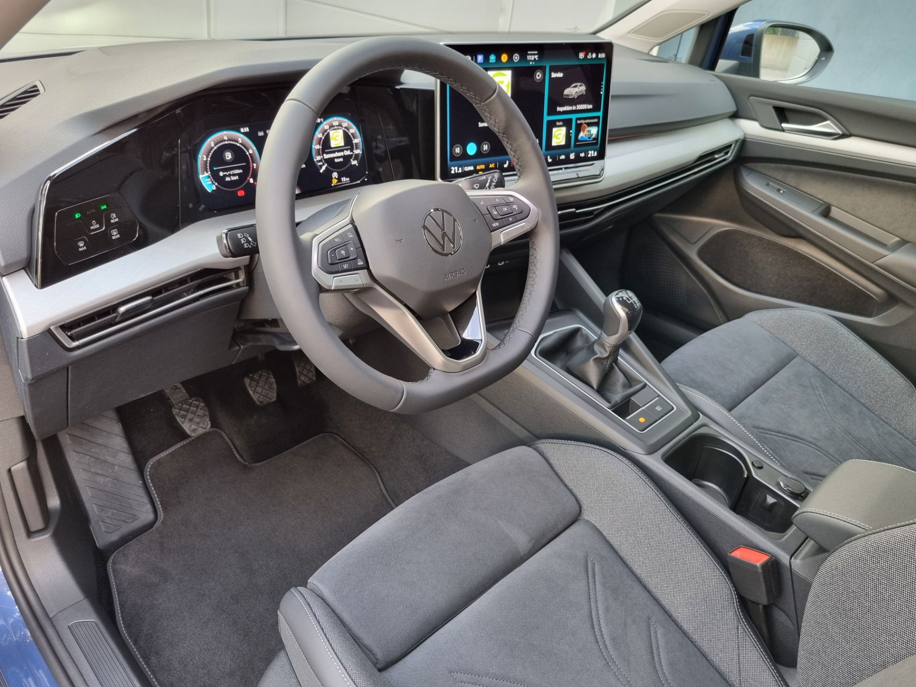 VW Golf VIII 1.5 TSI Life + 5J. Garantie