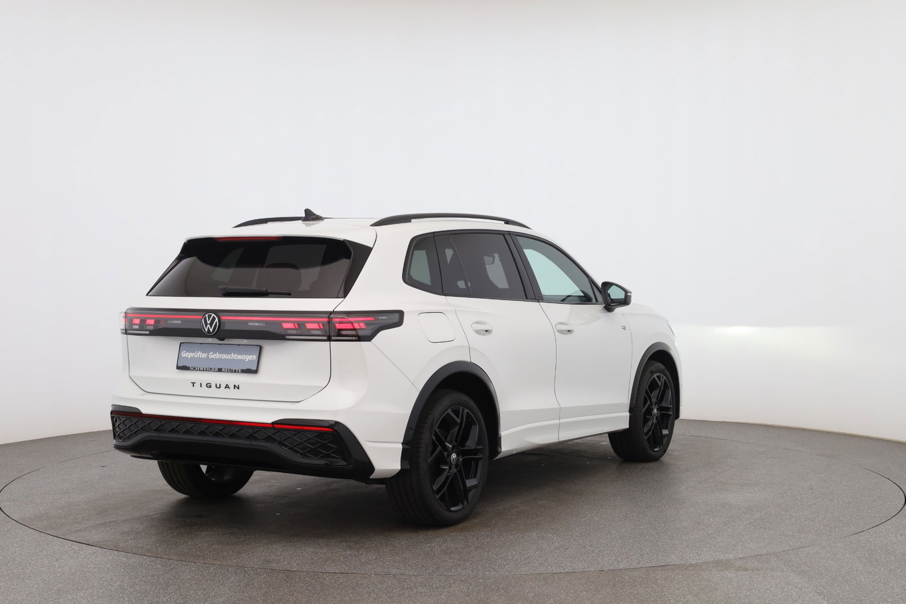 VW Tiguan R-Line eTSI DSG null