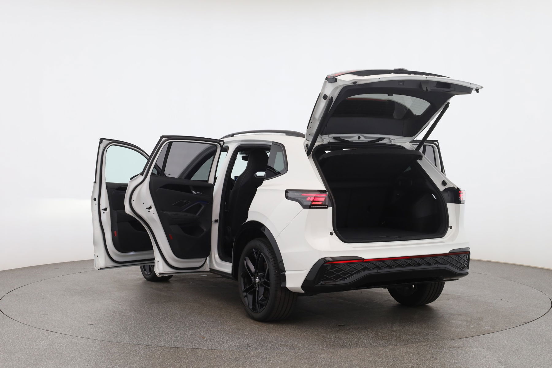 VW Tiguan R-Line eTSI DSG null
