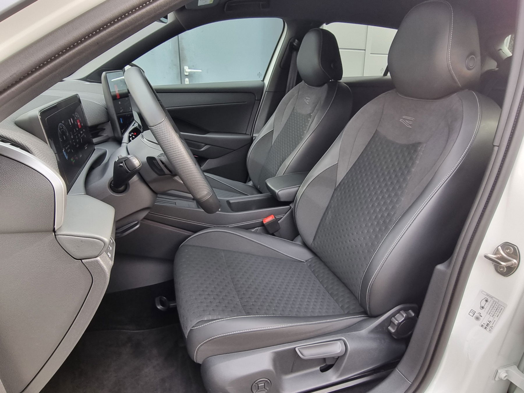 VW T-Roc 1.5 eTSI R-Line