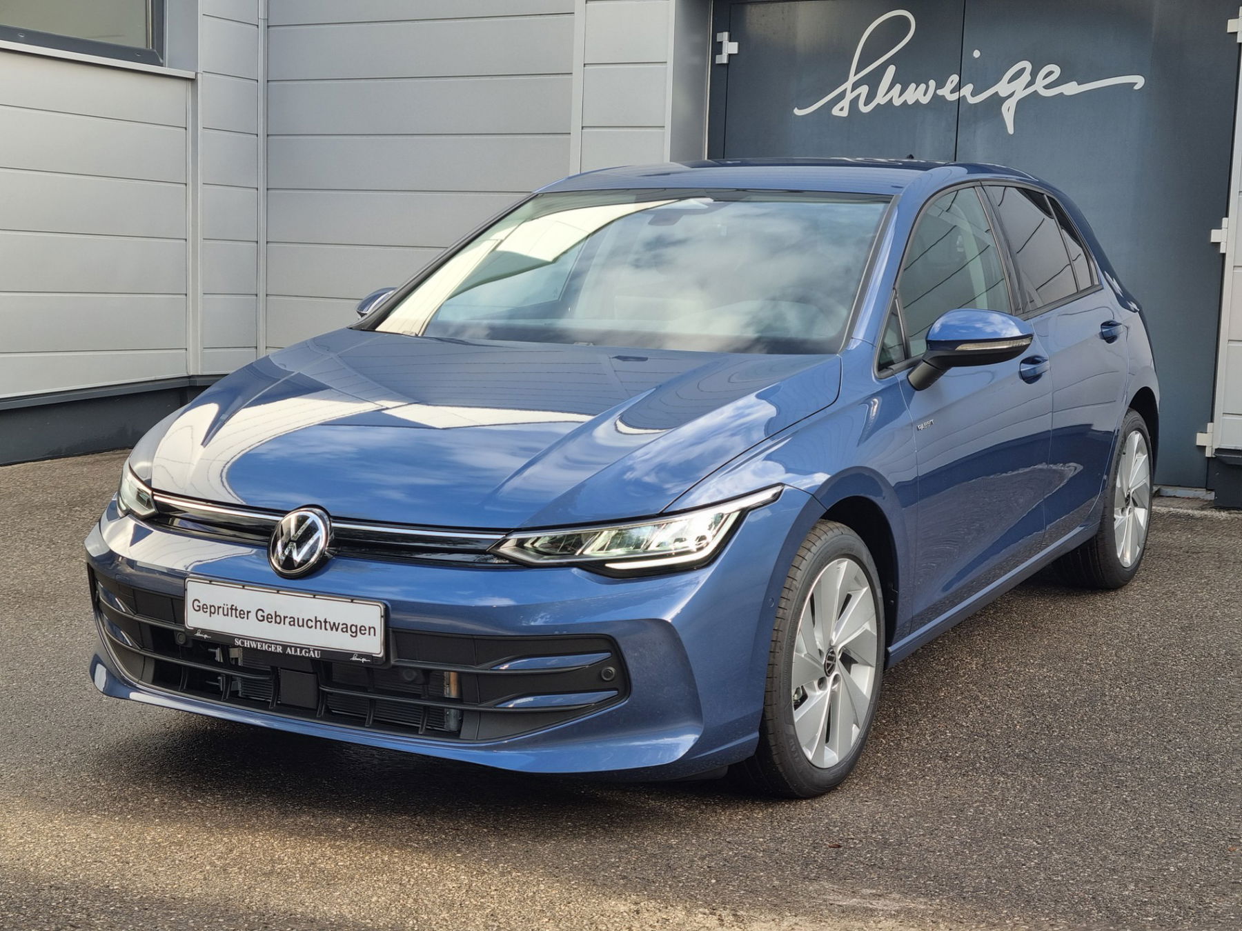 VW Golf VIII 1.5 TSI Life + 5J. Garantie