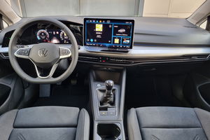 VW Golf 1.5 TSI Life + 5J. Garantie