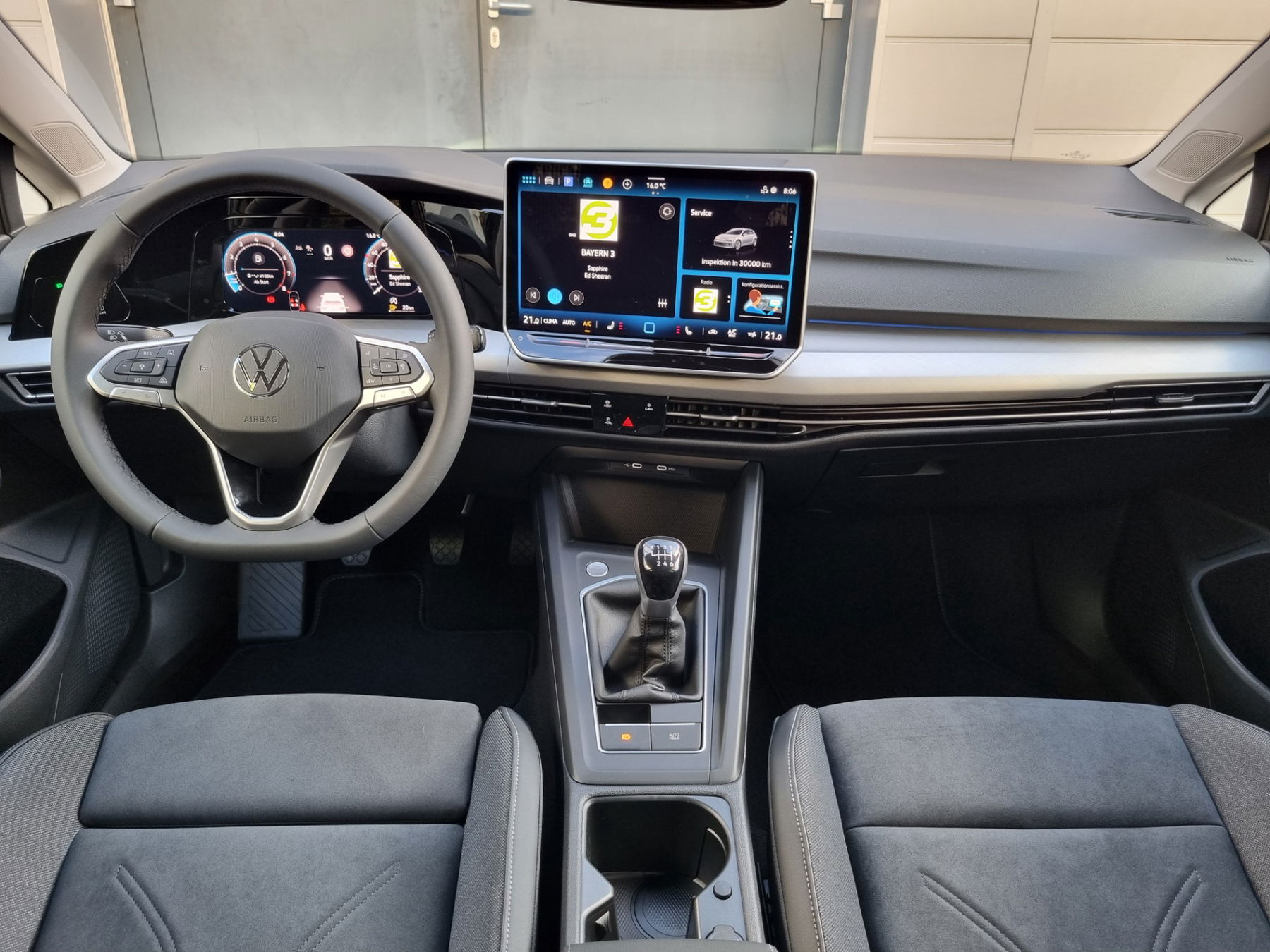 VW Golf 1.5 TSI Life + 5J. Garantie