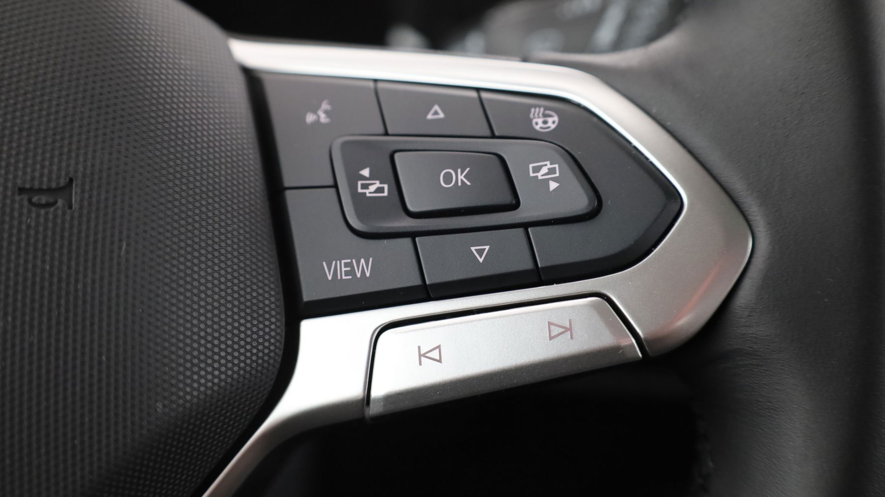 VW Golf Rabbit mHEV TSI DSG