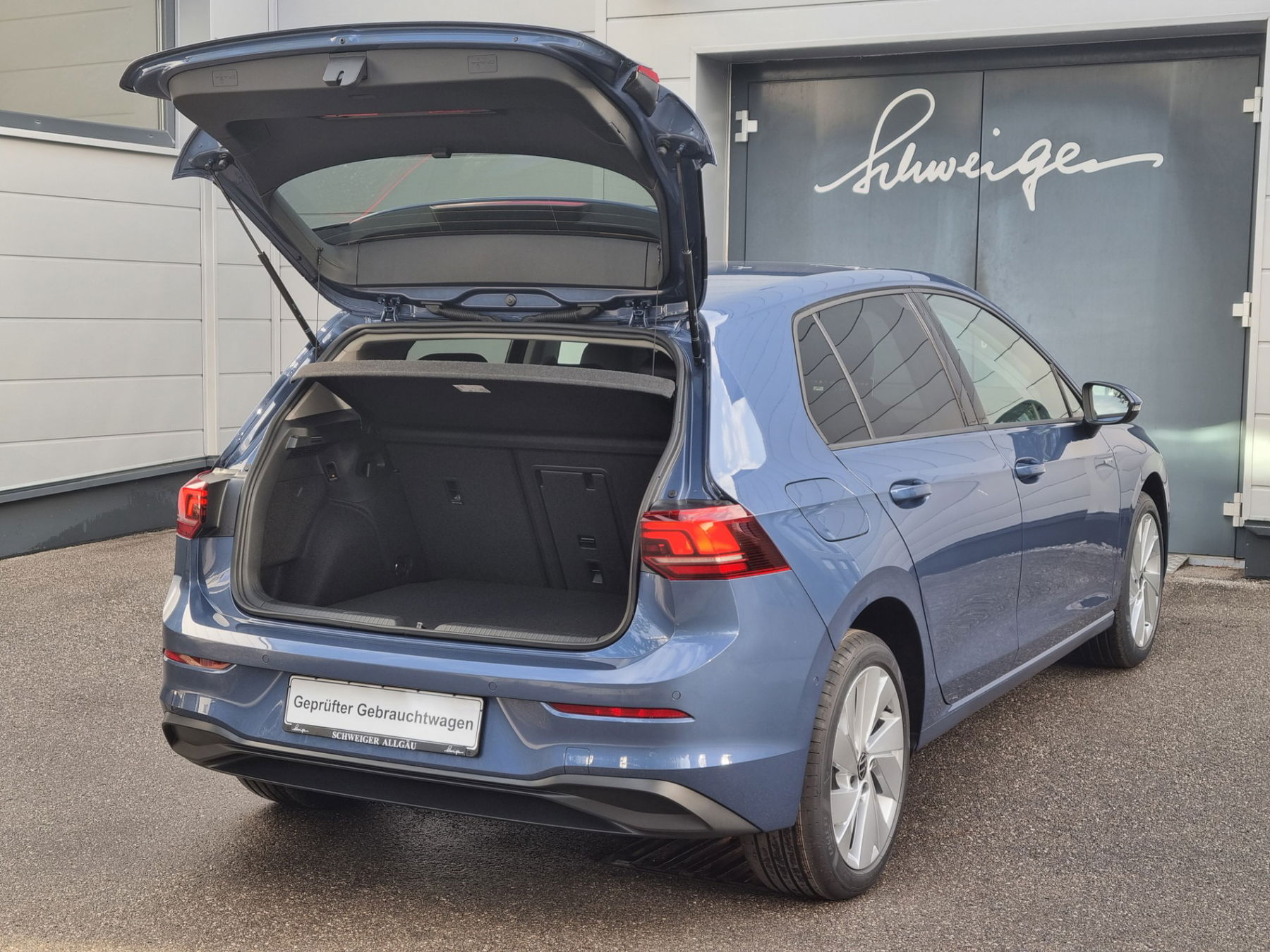 VW Golf VIII 1.5 TSI Life + 5J. Garantie