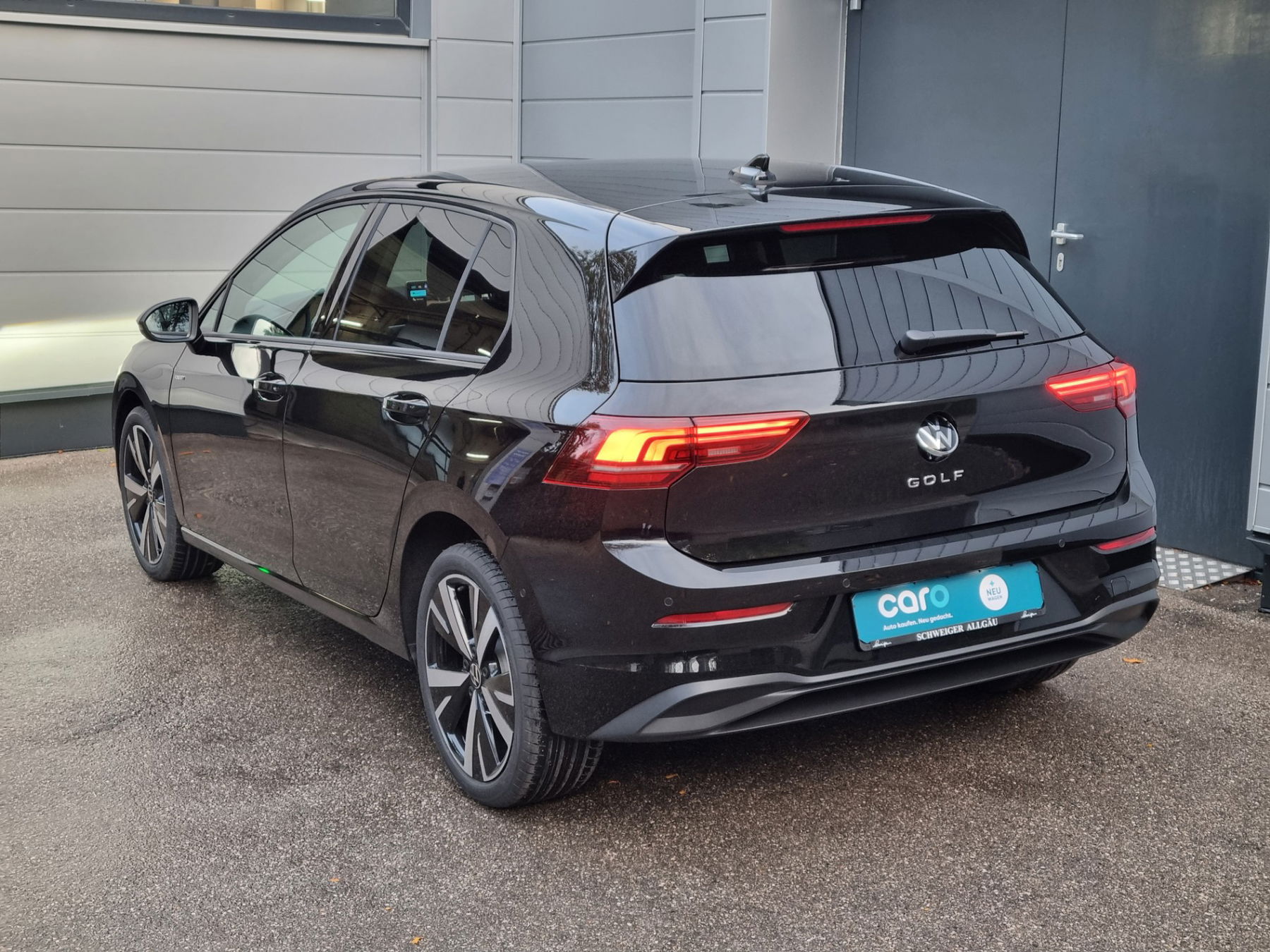 VW Golf VIII 1.5 TSI Life + AHK + 5J.G.+ Matrix + H&K
