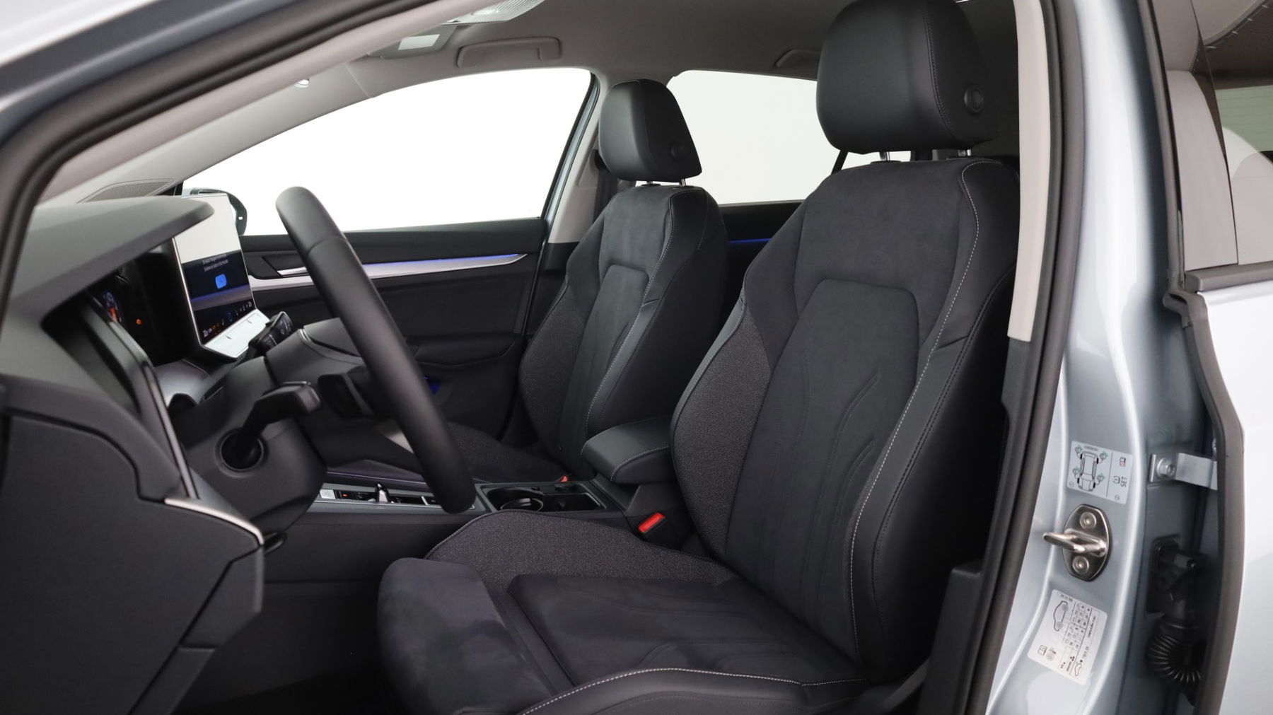 VW Golf Rabbit mHEV TSI DSG