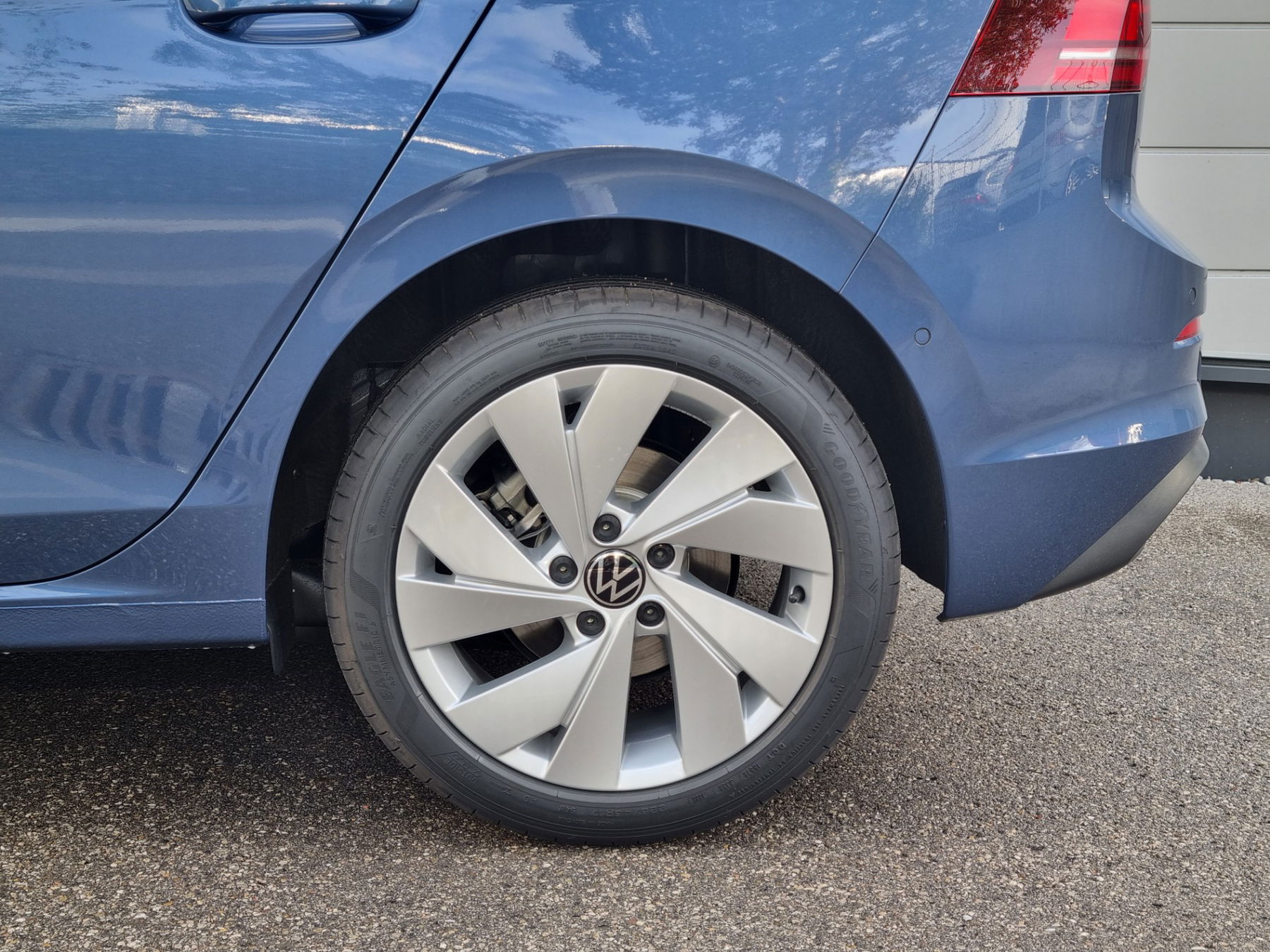 VW Golf VIII 1.5 TSI Life + 5J. Garantie