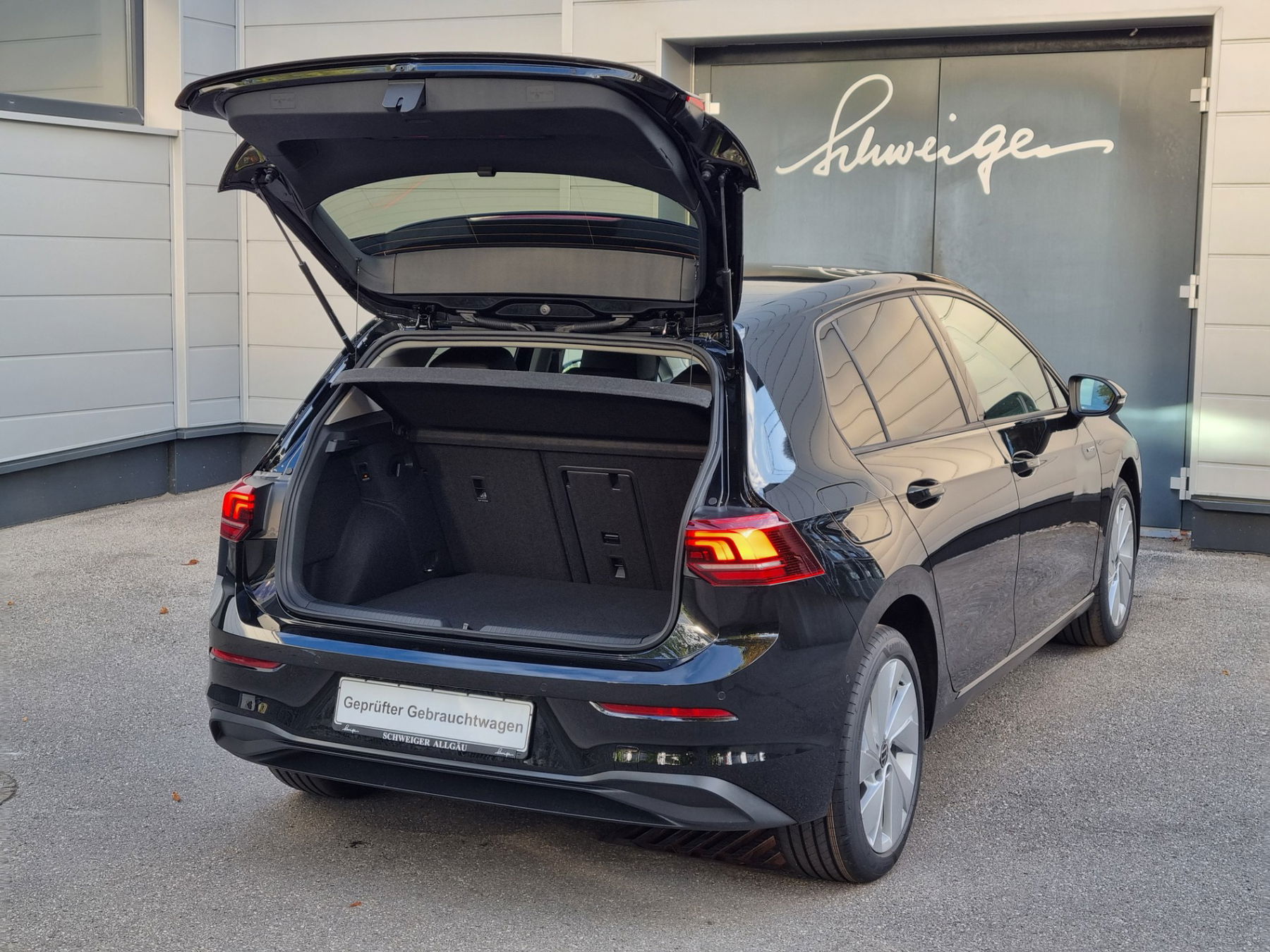 VW Golf 1.5 TSI Life + 5J. Garantie