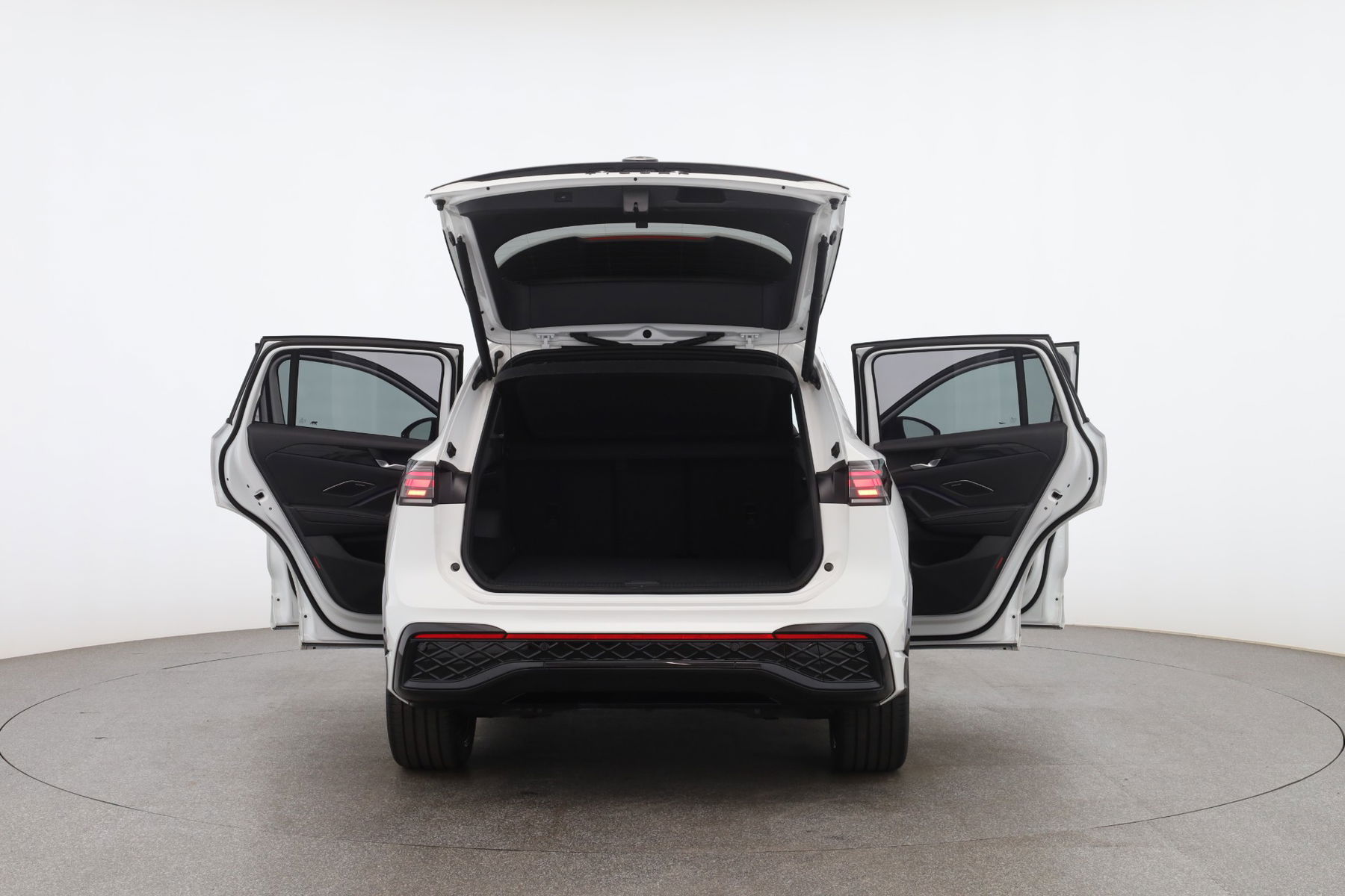 VW Tiguan R-Line eTSI DSG null