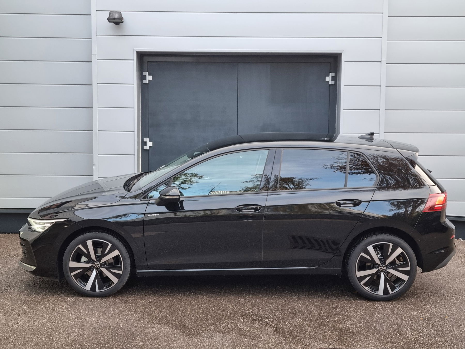 VW Golf VIII 1.5 TSI Life + AHK + 5J.G.+ Matrix + H&K