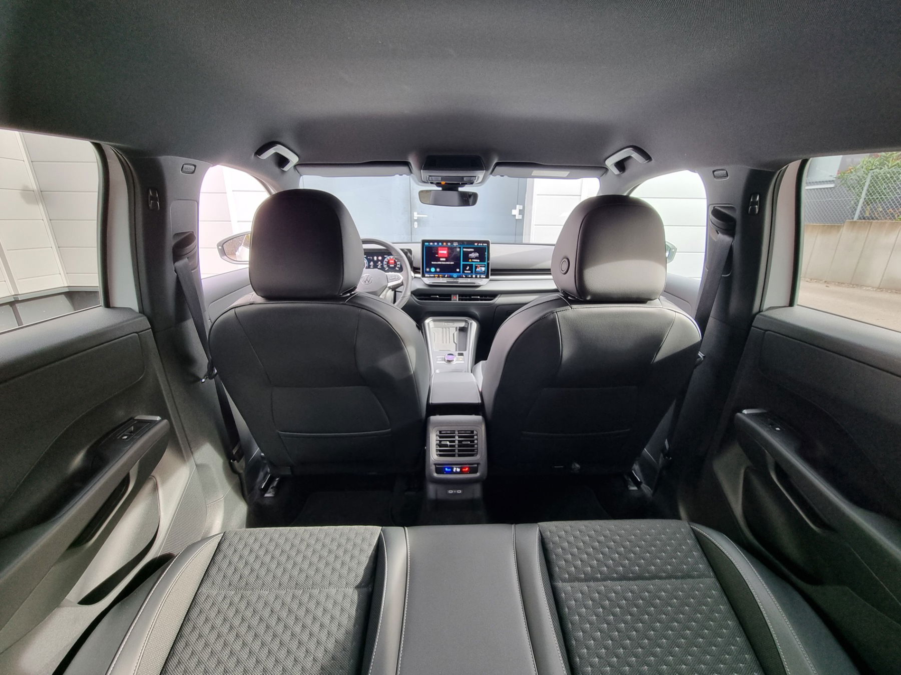 VW T-Roc 1.5 eTSI R-Line