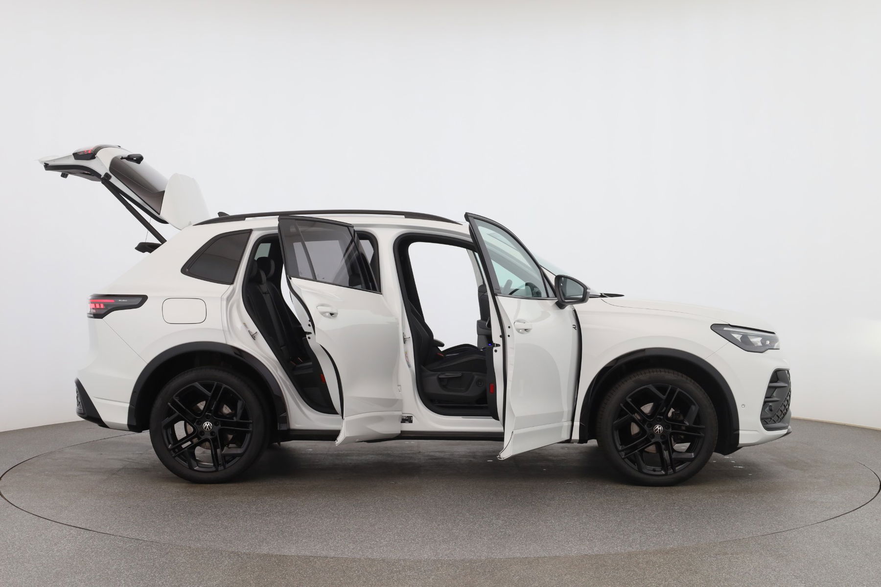 VW Tiguan R-Line eTSI DSG null