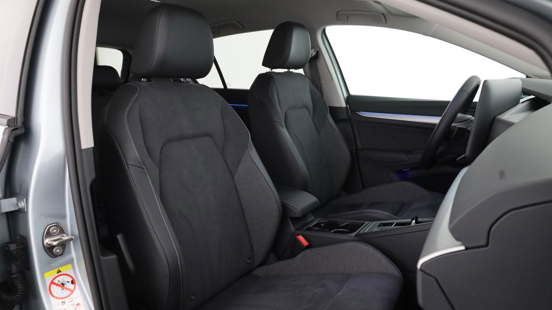 VW Golf Rabbit mHEV TSI DSG