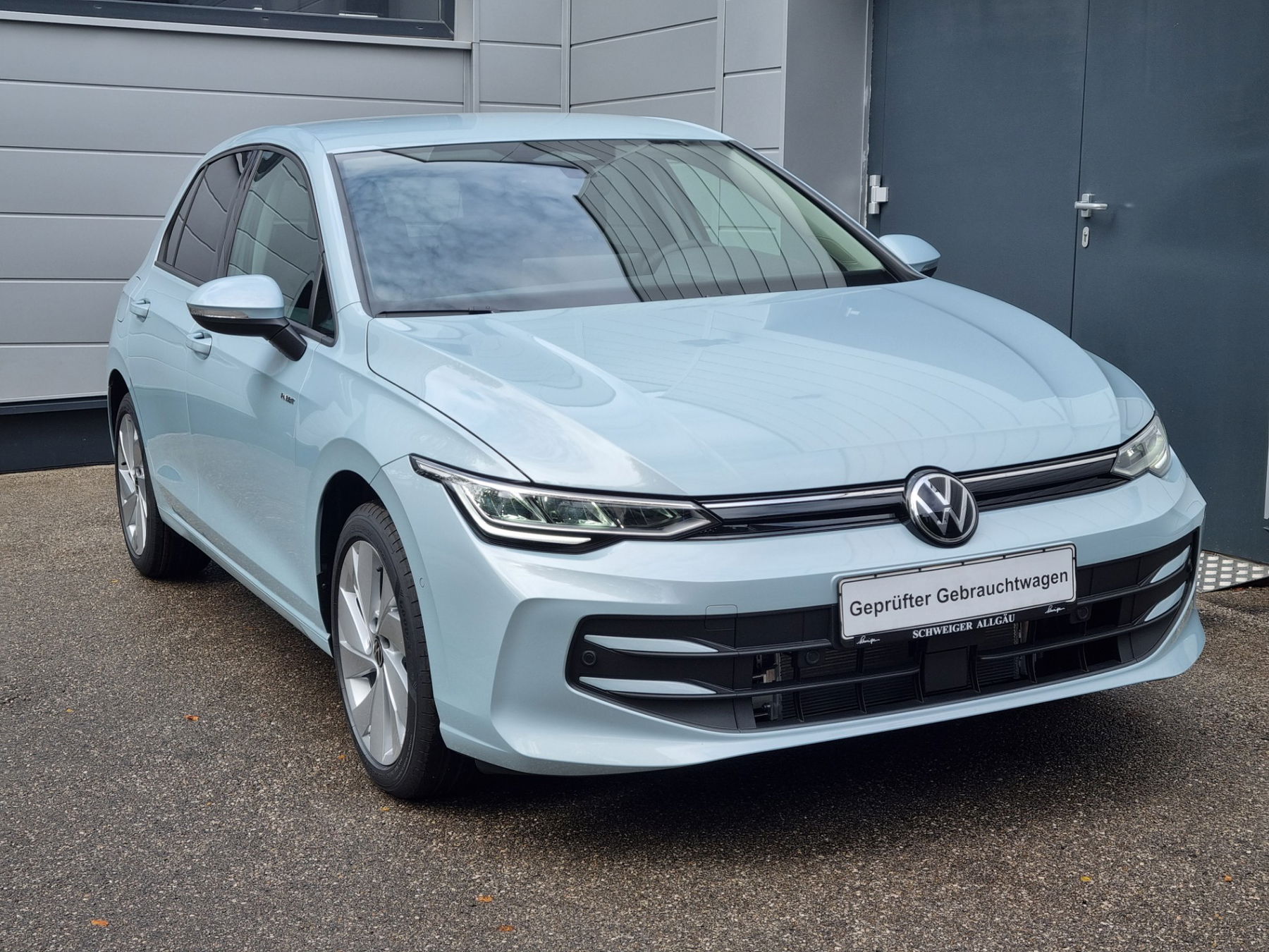 VW Golf 1.5 TSI Life + 5J. Garantie