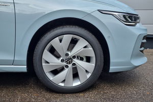 VW Golf 1.5 TSI Life + 5 J. Garantie