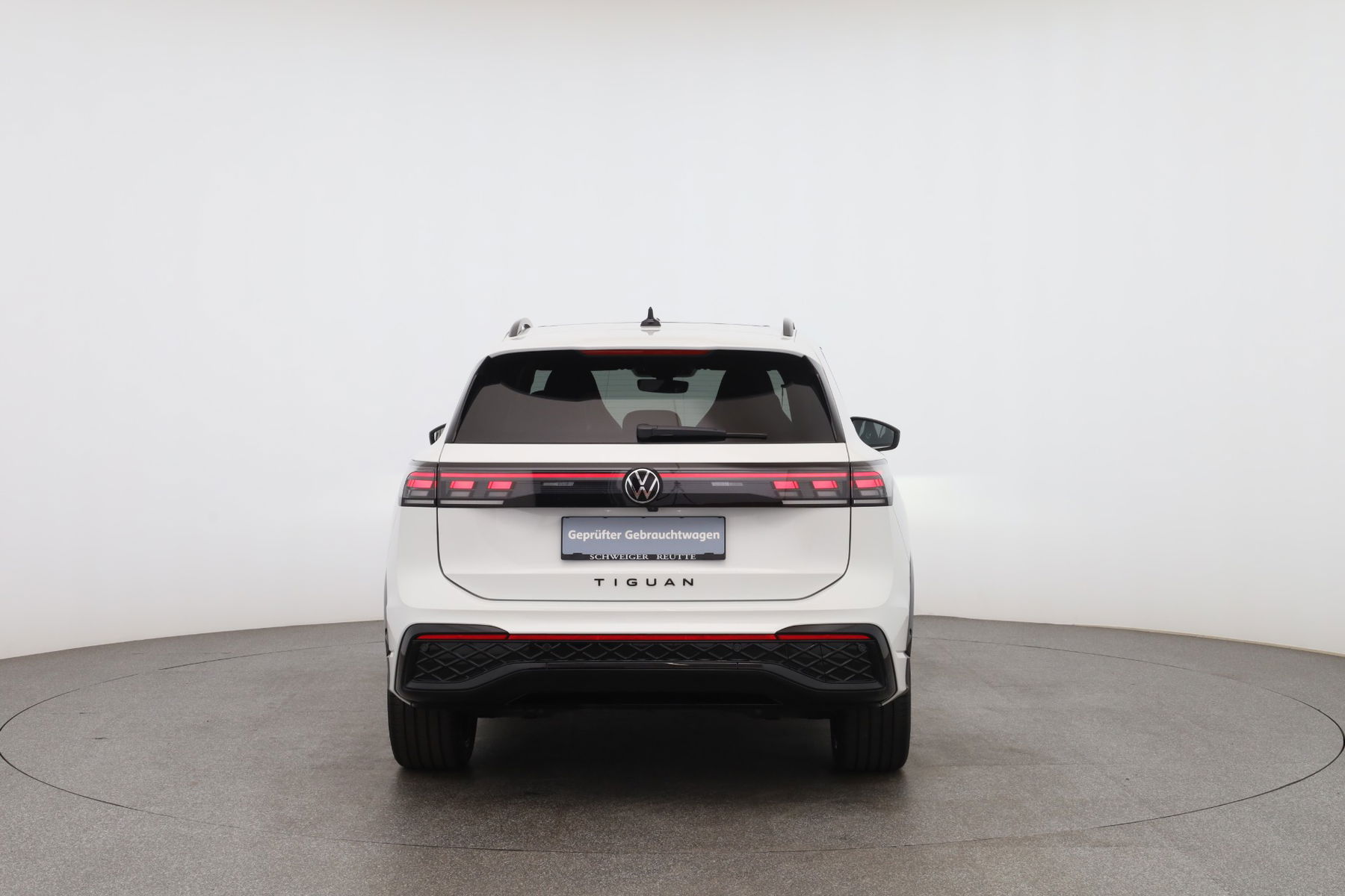 VW Tiguan R-Line eTSI DSG null