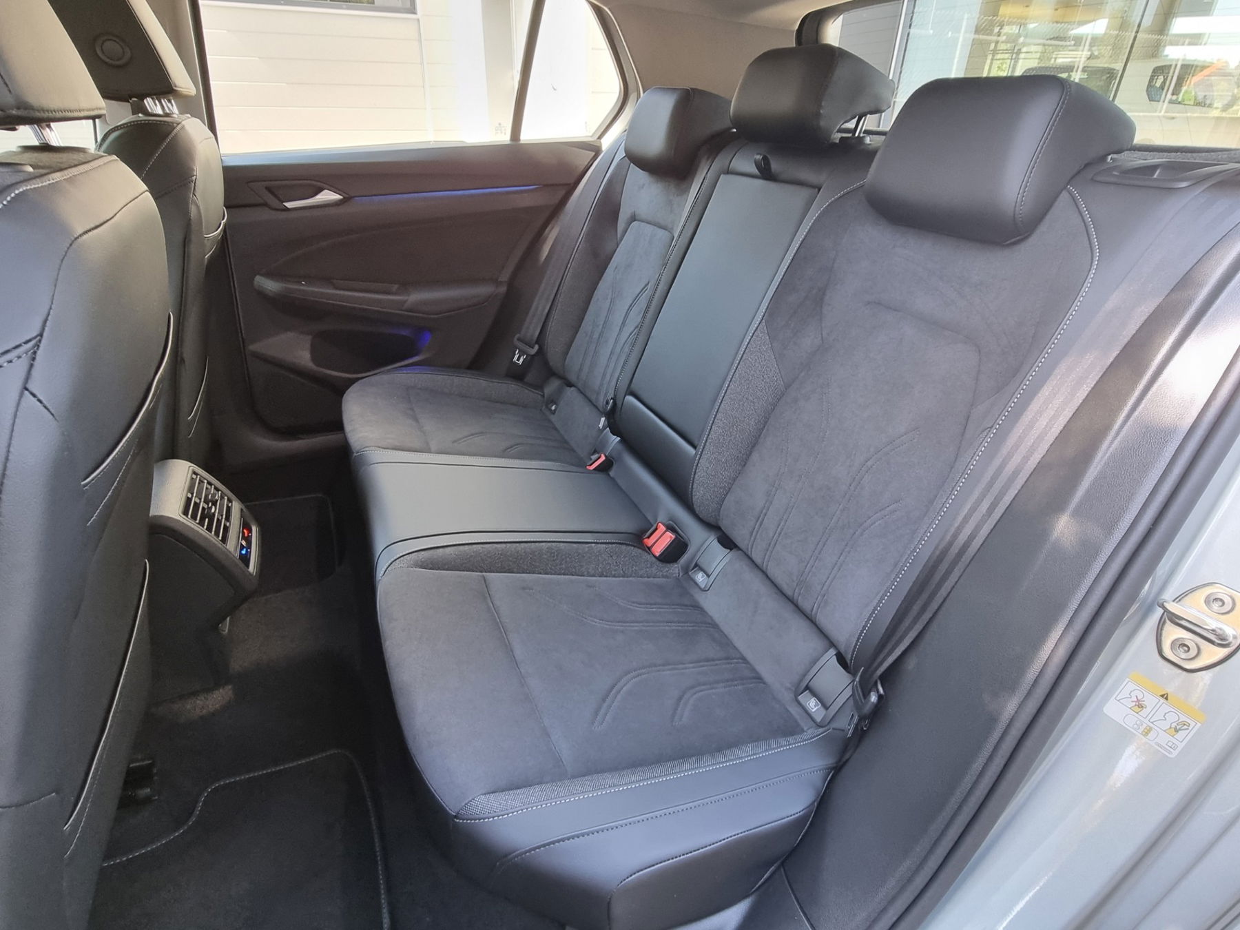 VW Golf VIII 1.5 TSI Life + 5J. Garantie