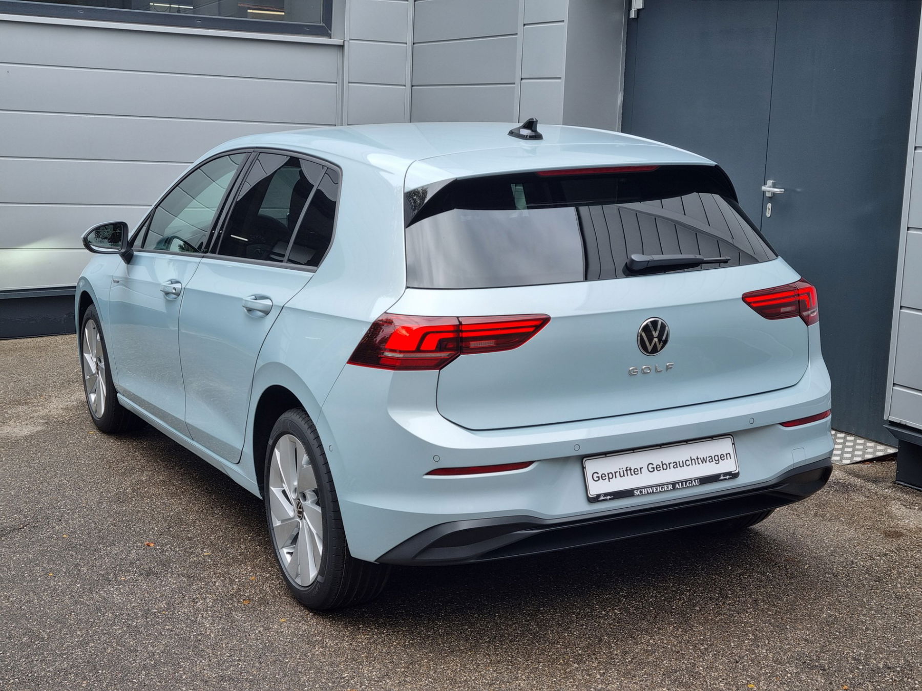 VW Golf 1.5 TSI Life + 5J. Garantie