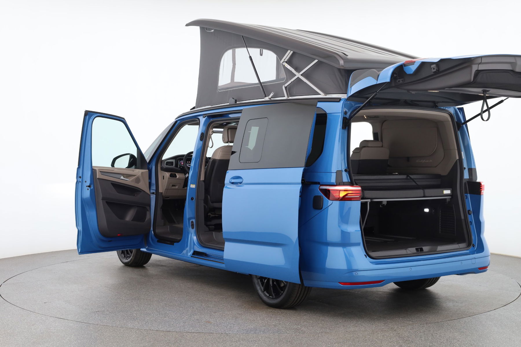 California Beach eHybrid 180 kW 4M