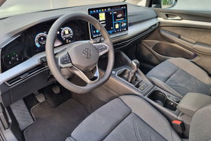 VW Golf 1.5 TSI Life + 5J. Garantie