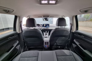 VW Golf VIII 1.5 TSI Life + AHK + 5J.G.+ Matrix + H&K