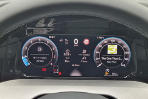 VW Golf VIII 1.5 TSI Life + AHK + 5J.G.+ Matrix + H&K
