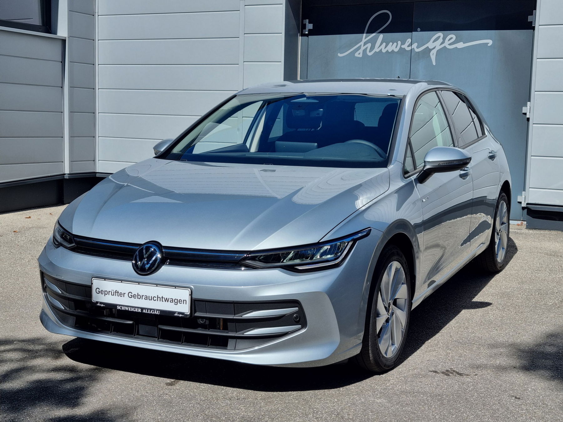 VW Golf VIII 1.5 TSI Life + 5J. Garantie