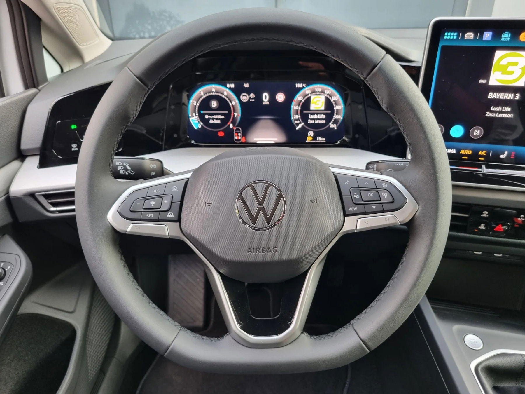 VW Golf 1.5 TSI Life + 5J. Garantie