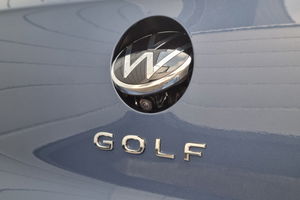 VW Golf VIII 1.5 TSI Life + 5J. Garantie