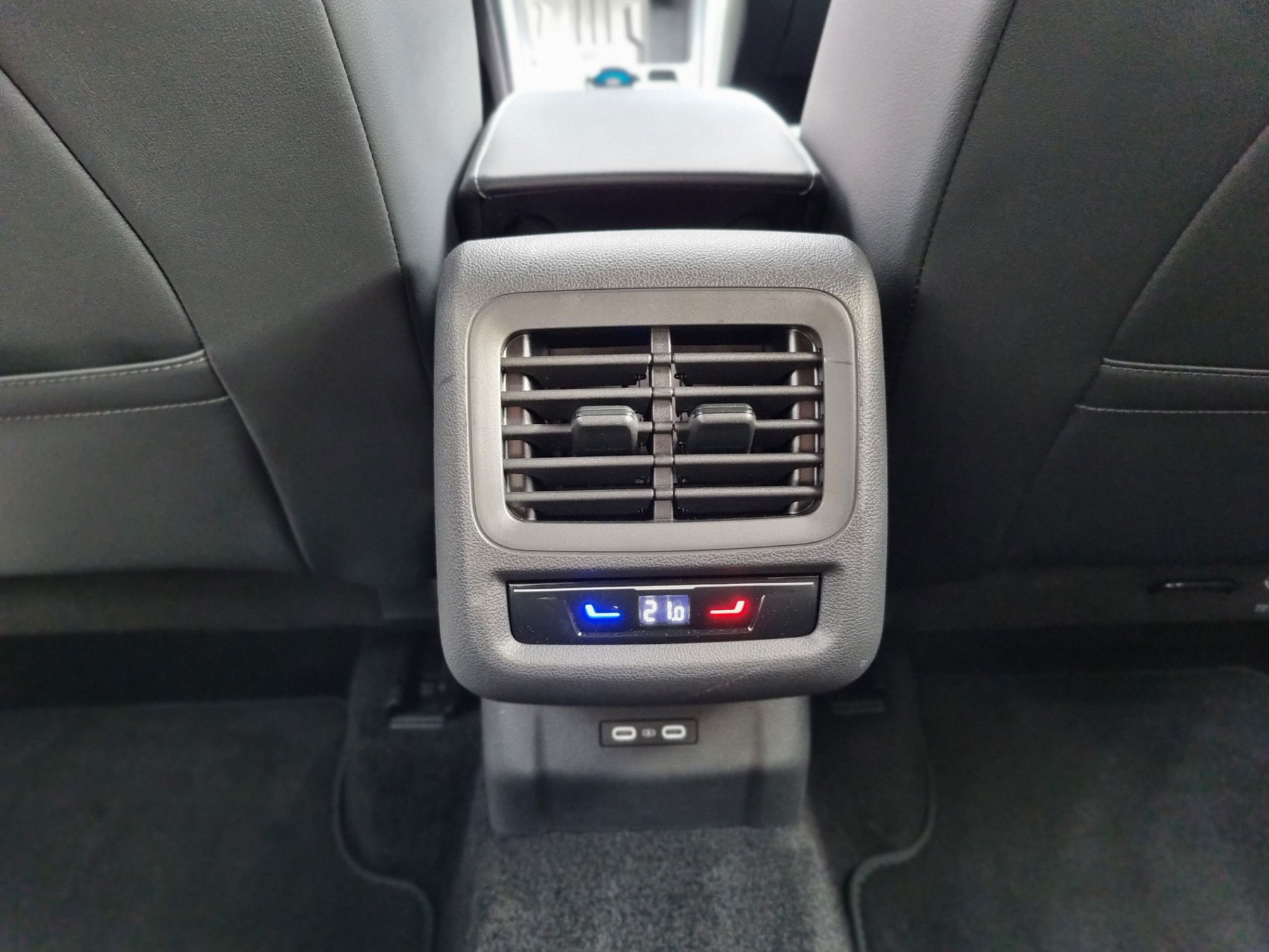 VW T-Roc 1.5 eTSI R-Line
