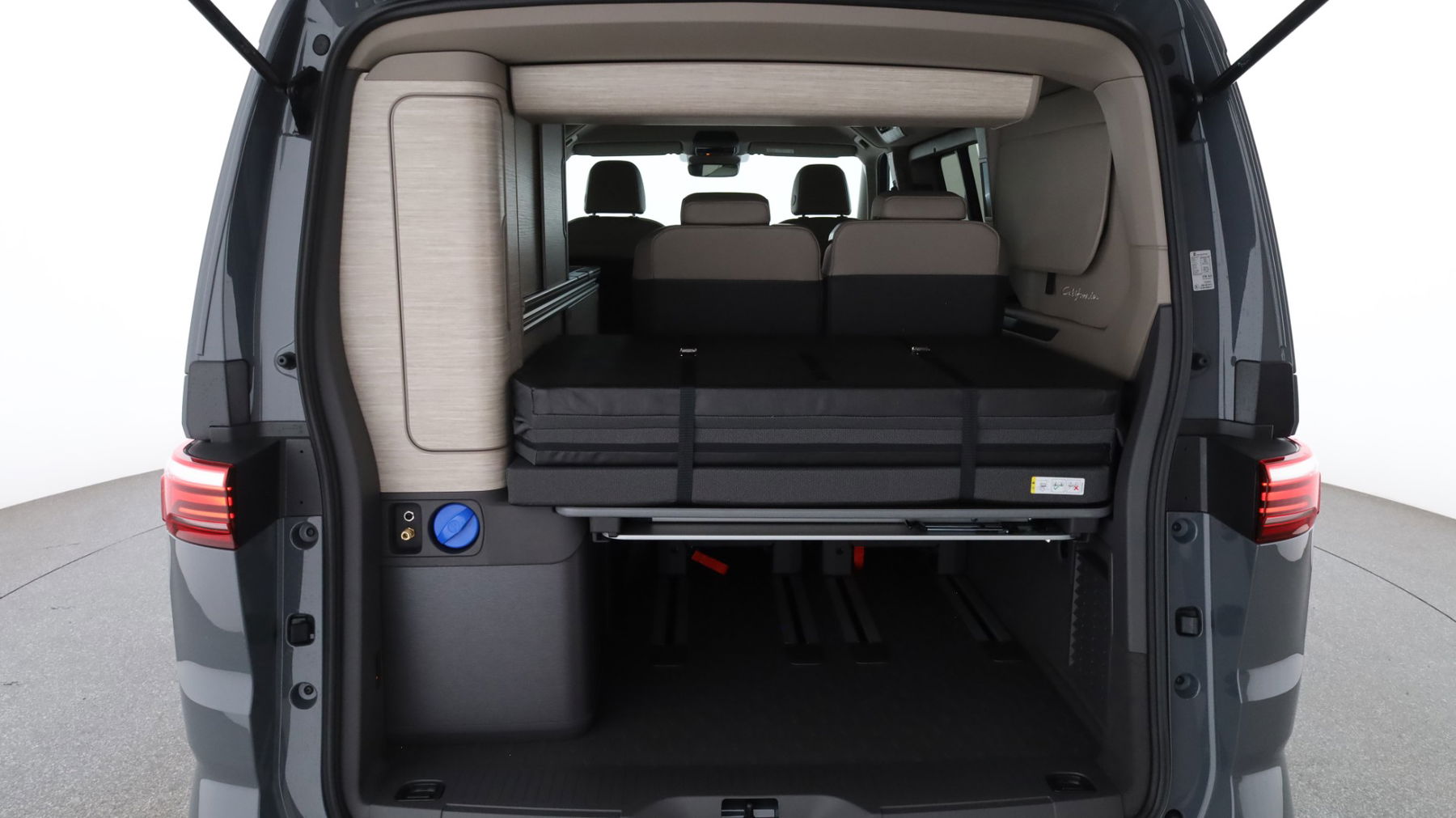 California Ocean eHybrid 180 kW 4MOTION