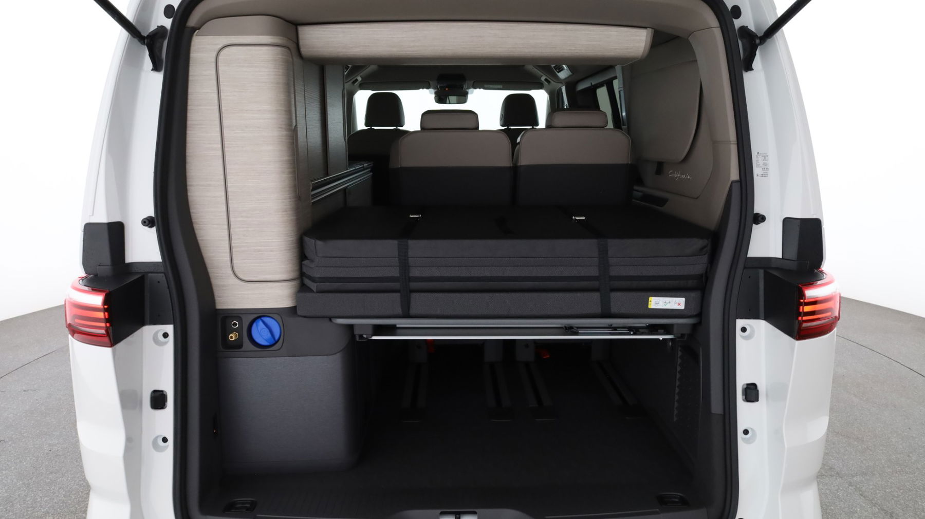 California Ocean eHybrid 180 kW 4M