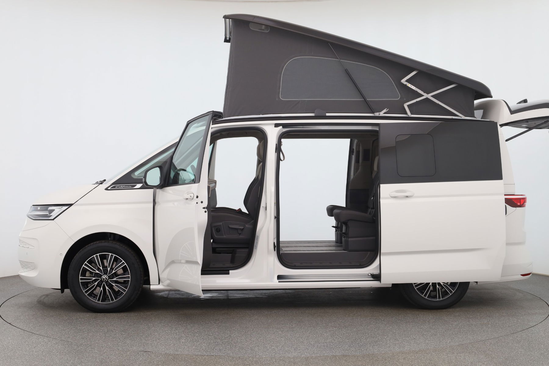 California Beach Camper eHyb. 180 kW 4M