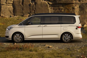 California Beach eHybrid 180 kW 4M - FACELIFT