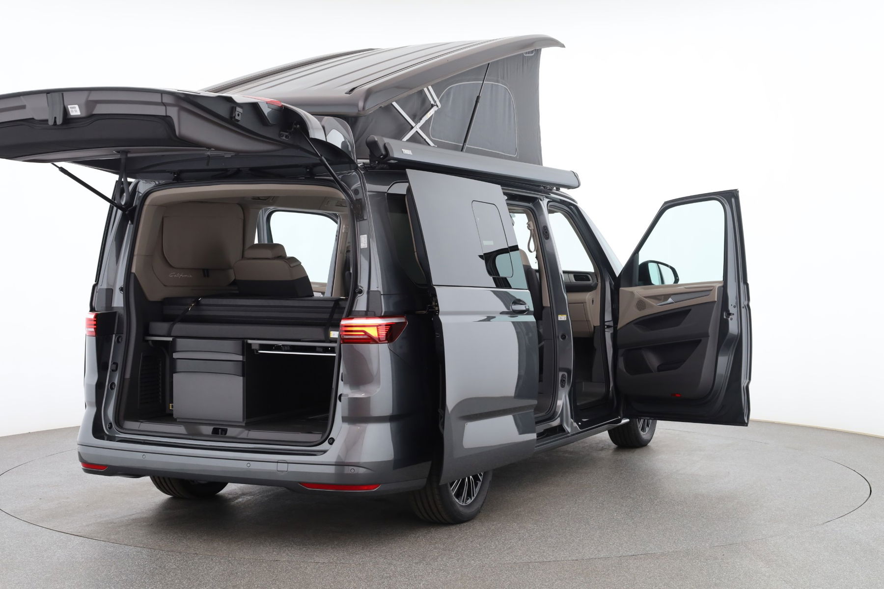 California Beach Camper eHyb. 180 kW 4M