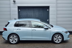 VW Golf 1.5 TSI Life + 5J. Garantie