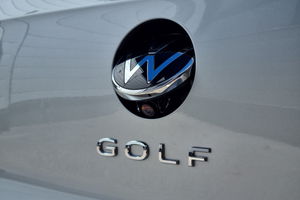 VW Golf VIII 1.5 TSI Life + 5J. Garantie