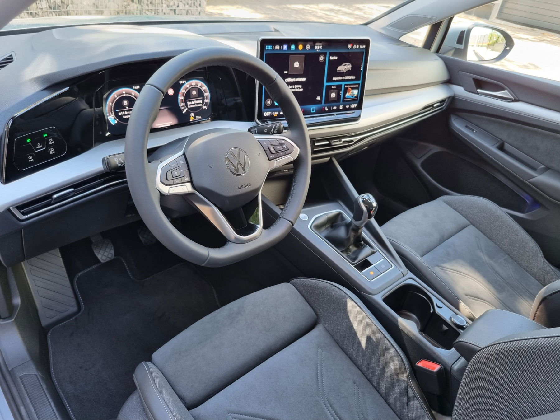 VW Golf VIII 1.5 TSI Life + 5J. Garantie