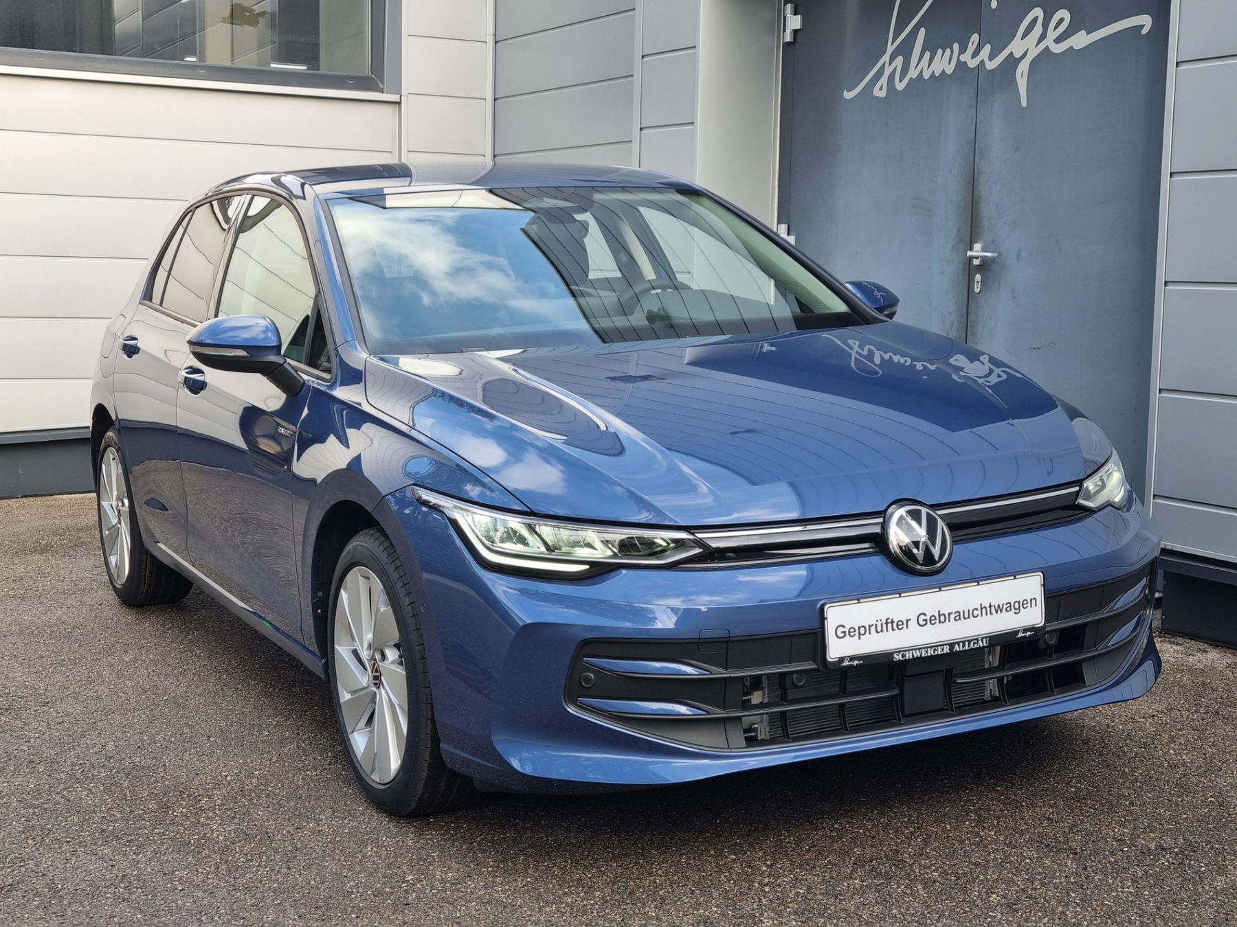 VW Golf VIII 1.5 TSI Life + 5J. Garantie