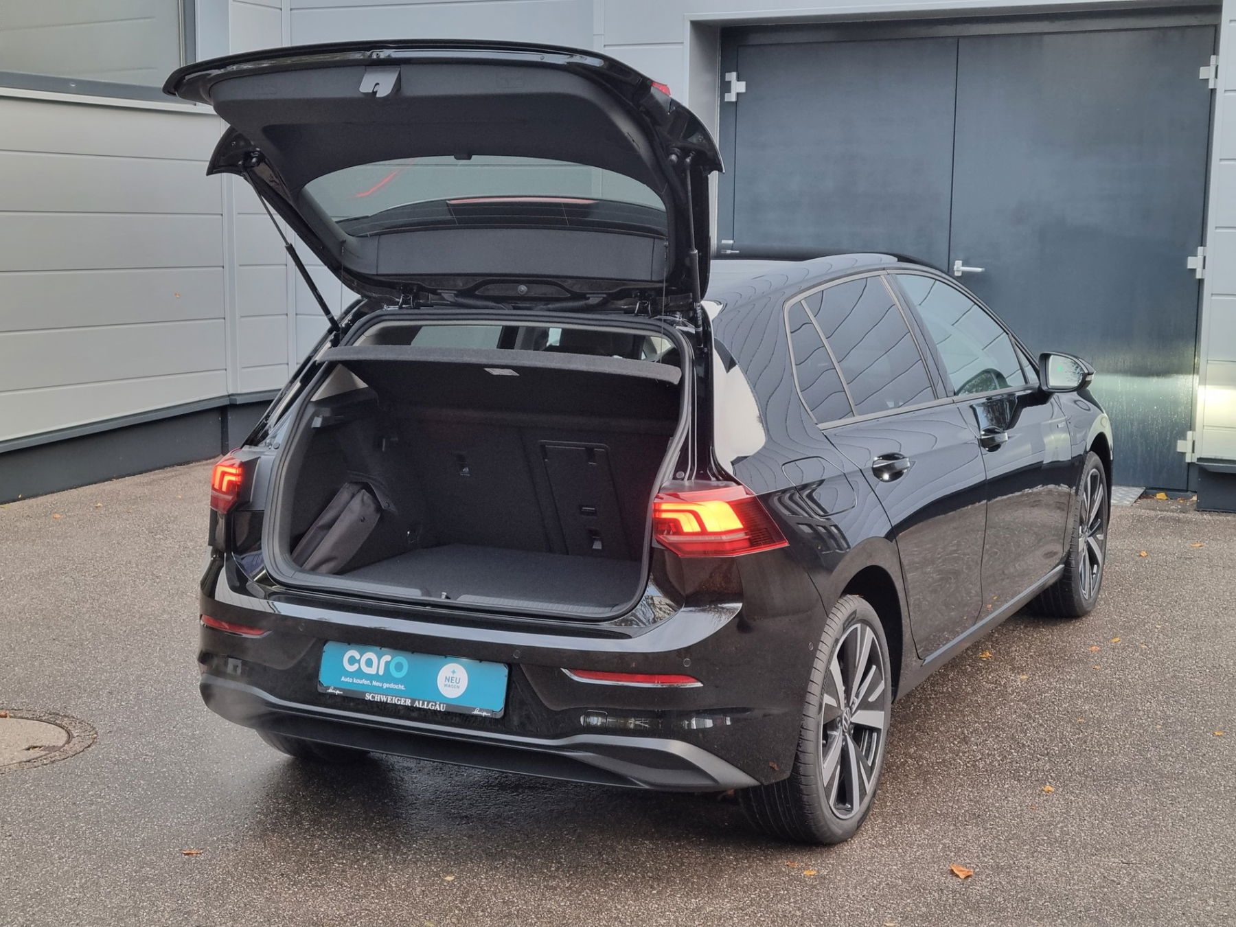 VW Golf VIII 1.5 TSI Life + AHK + 5J.G.+ Matrix + H&K