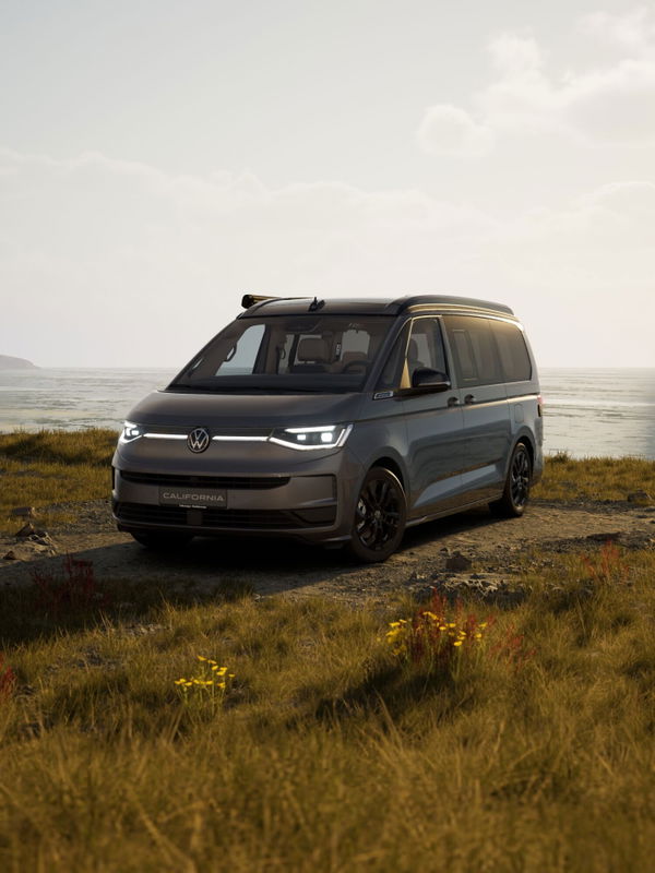 California Beach eHybrid 180 kW 4M indiumgrau / grenadillschwarz metallic jetzt online kaufen
