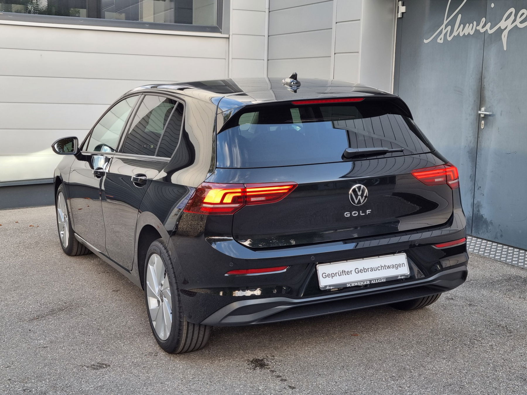 VW Golf 1.5 TSI Life + 5J. Garantie