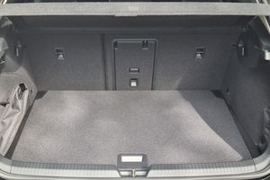 VW Golf VIII 1.5 TSI Life + AHK + 5J.G.+ Matrix + H&K
