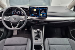 VW Golf VIII 1.5 TSI Life + 5J. Garantie + 18 Zoll + LED-Plus