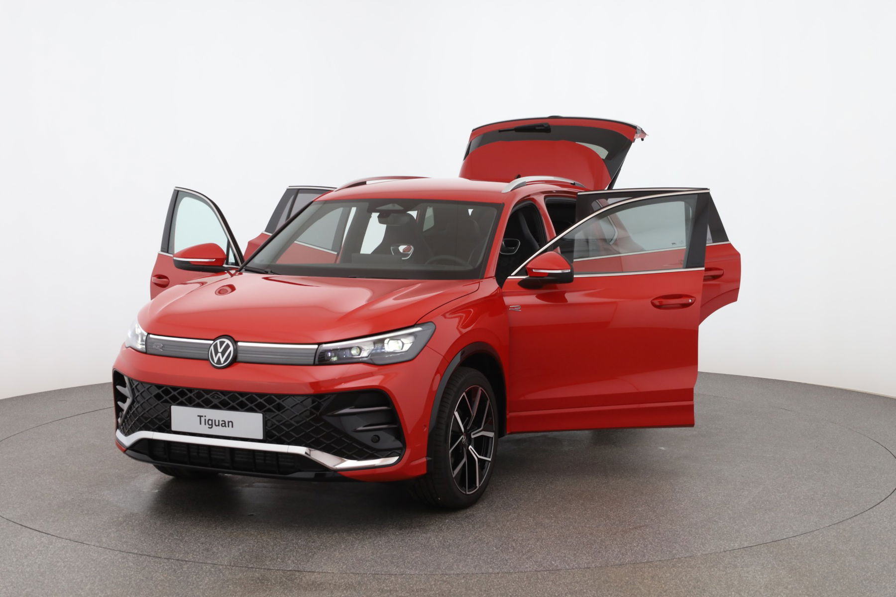 VW Tiguan R-Line eTSI DSG