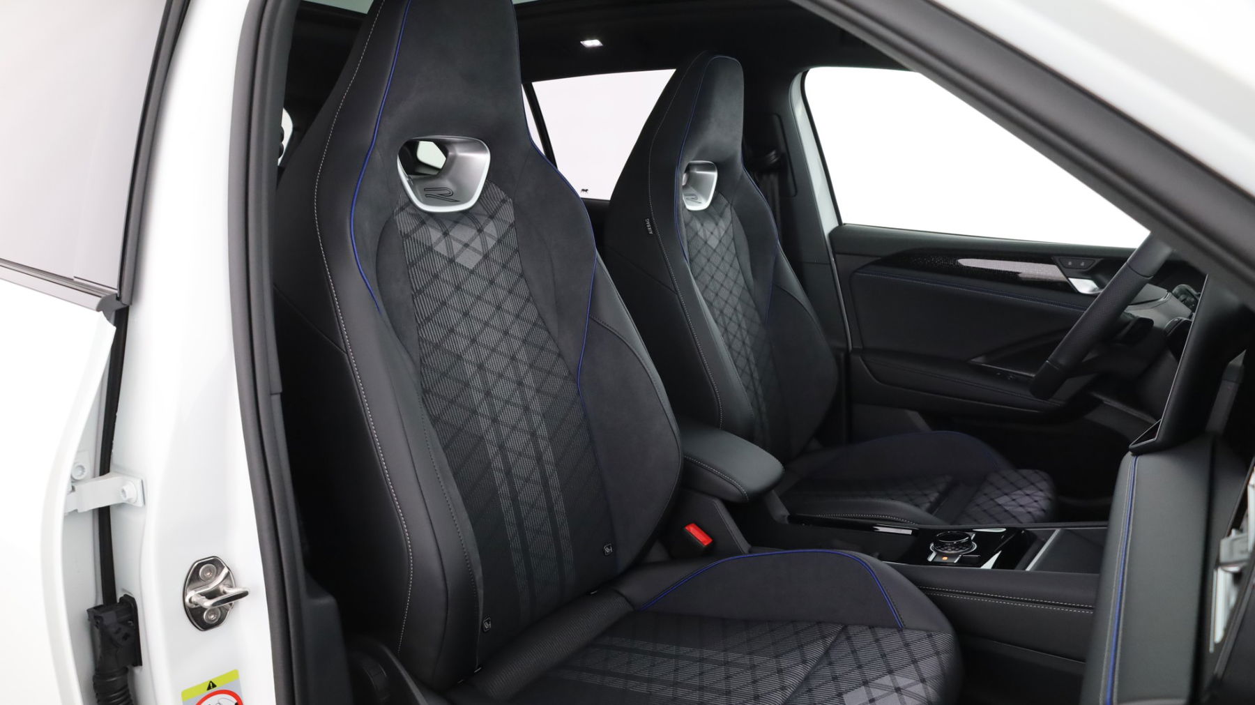 VW Tiguan R-Line eTSI DSG null