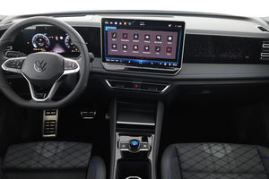 VW Tiguan R-Line eTSI DSG null