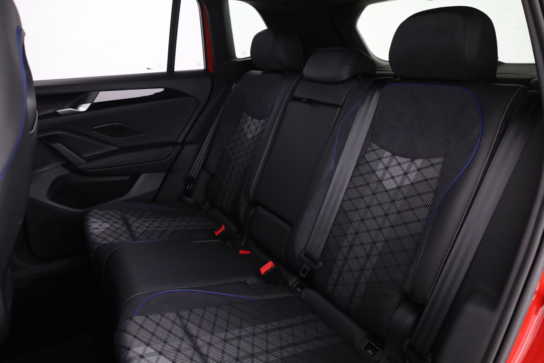 VW Tiguan R-Line eTSI DSG